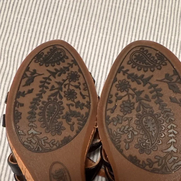 Sofft Black Leather Wedge Sandals - Picture 8 of 10